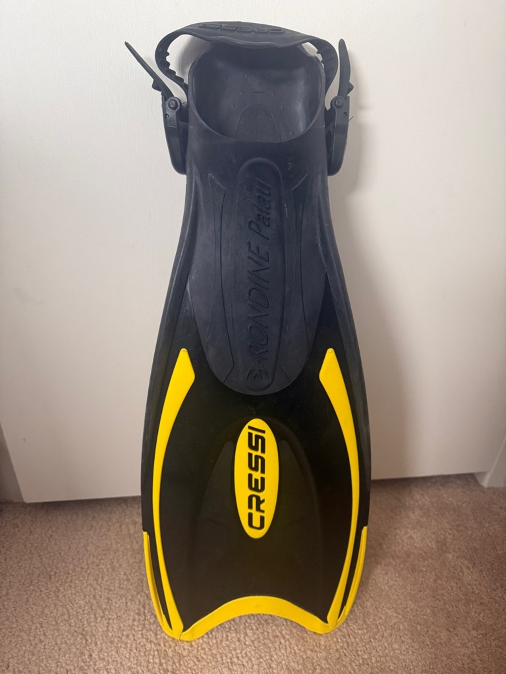Cressi Men’s Black and Yellow Swim Fins – Adjustable Heel Strap